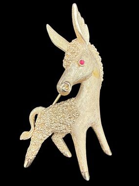 Vintage Trifari Gold-Tone Donkey Brooch Pink Accent Eye